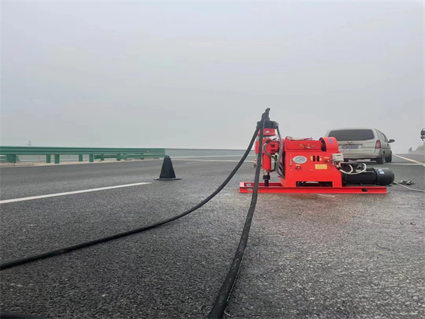 石鼓马路路基路面开裂下沉注浆加固灌浆